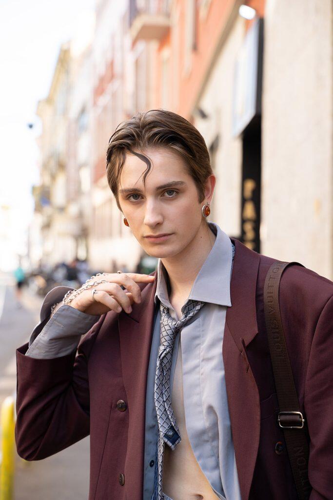 Ritratto di moda maschile scattato alla Milano Fashion Week.